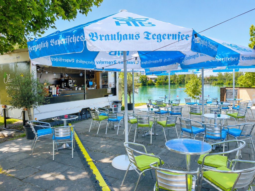 Terrasse und Pizza-Bar bei Olive & See